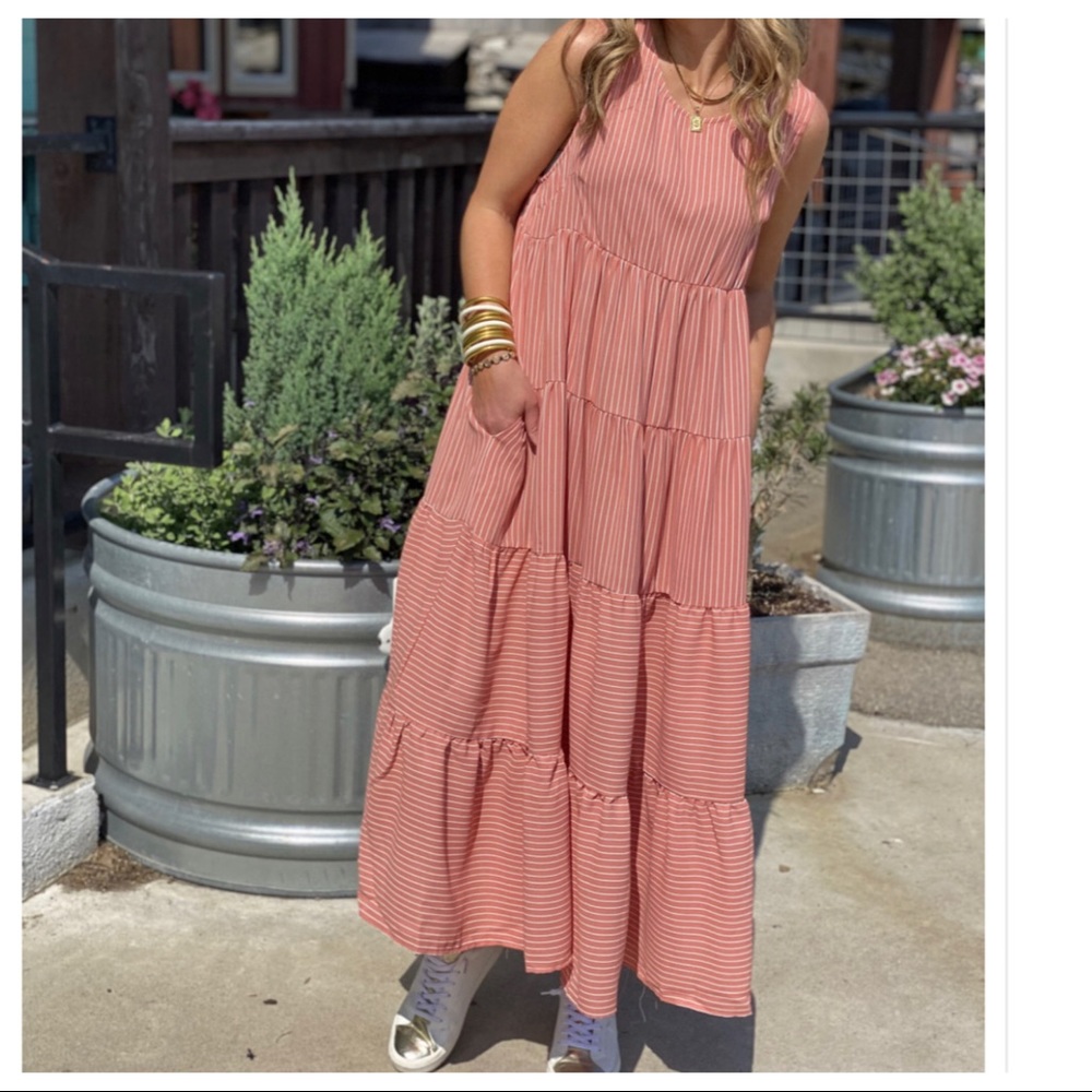 #19 Fabulous pin striped print tiered maxi dress - Picture 5 of 5